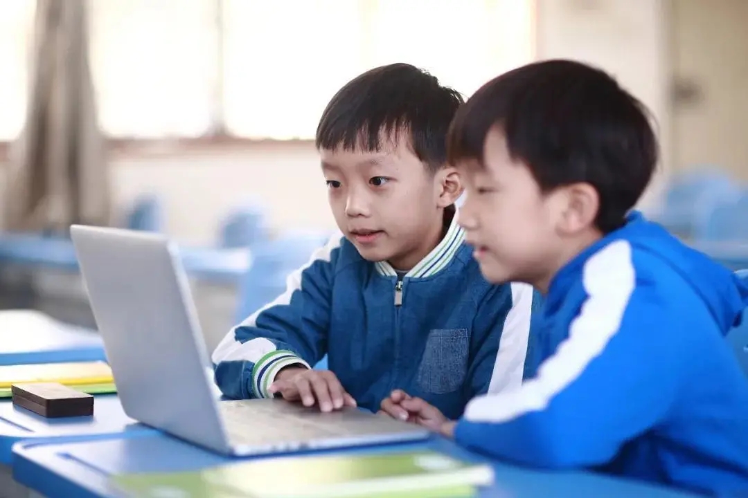 為什么越來越多人選擇在線教育？